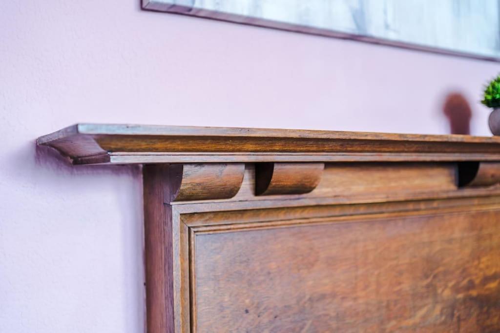 Pink Palace - Central Apartment Chester Buitenkant foto